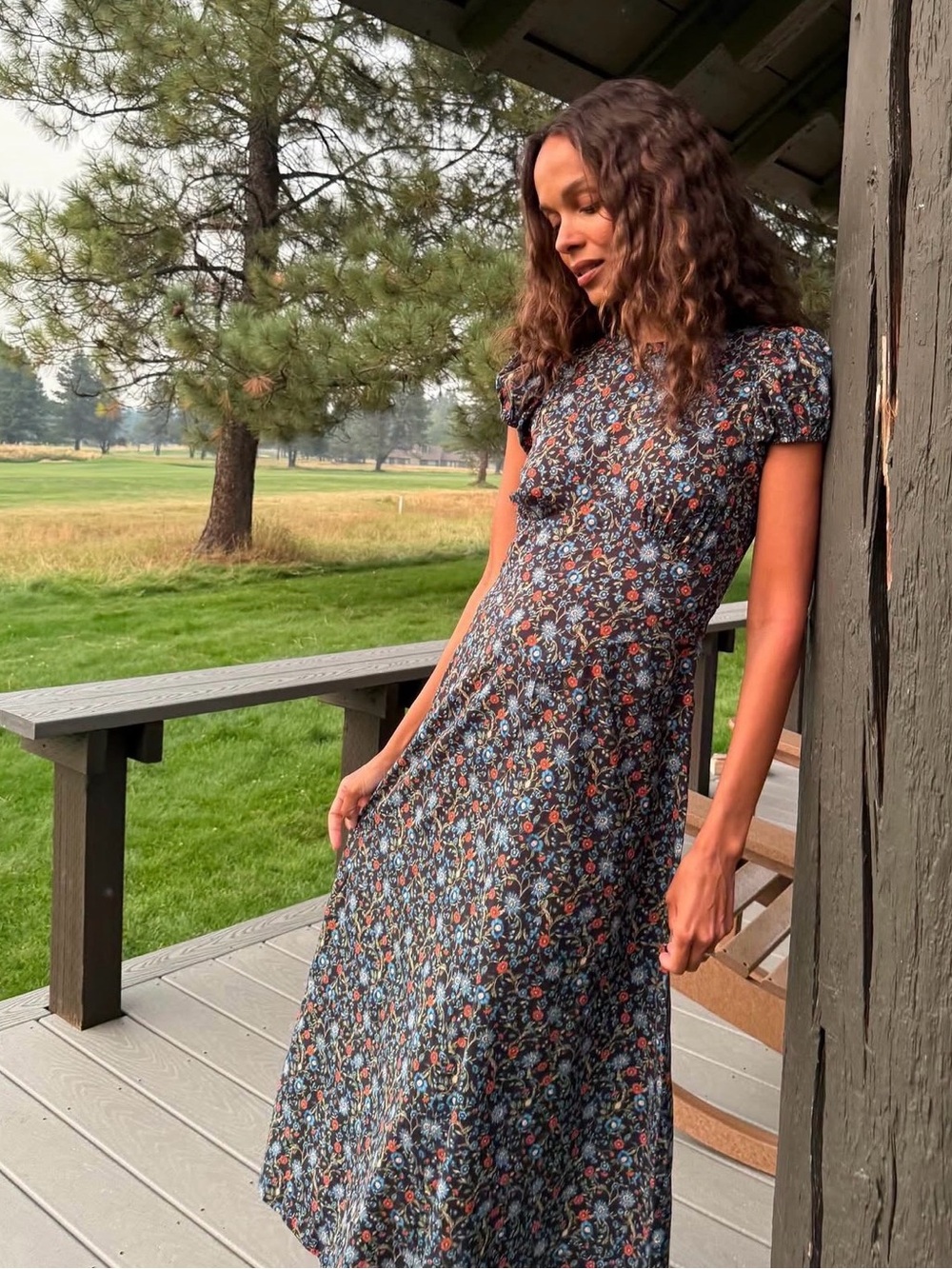 Doen Rhoda noir Floral Midi Dress